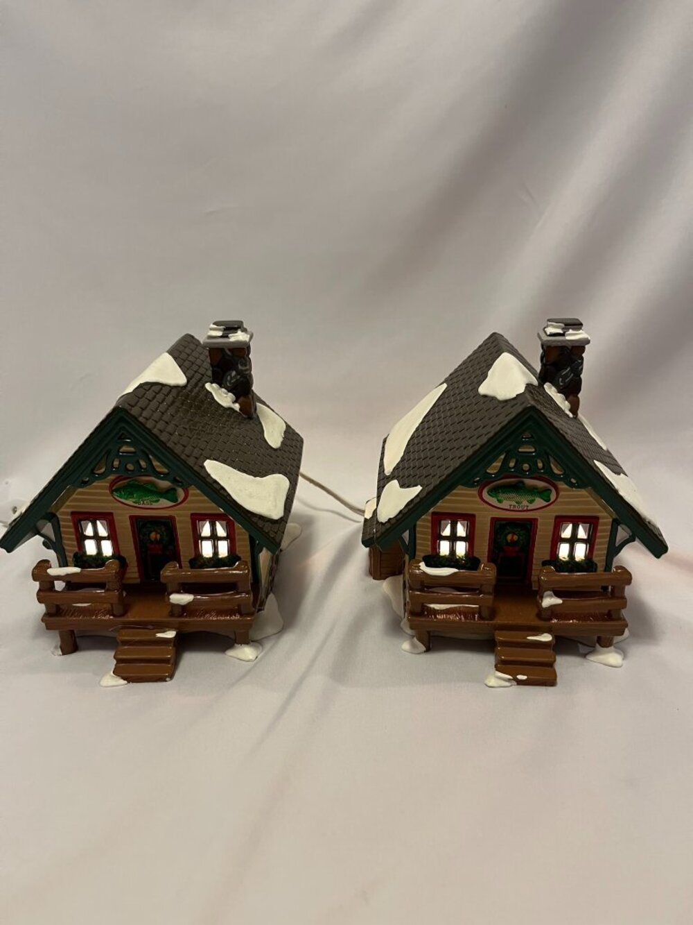 Department 56 Snow Village – Fisherman’s Nook Cabins (Trout & Bass) – Orig Box